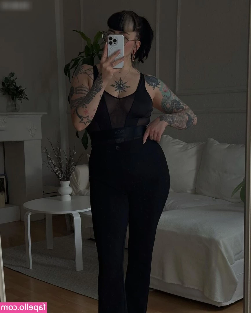 Miezekatz Caro [ miezekatz-caro ] - I feel so naughty right now  U wanna play with me daddy