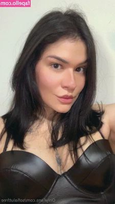 sofialutfree - pull these to the side
