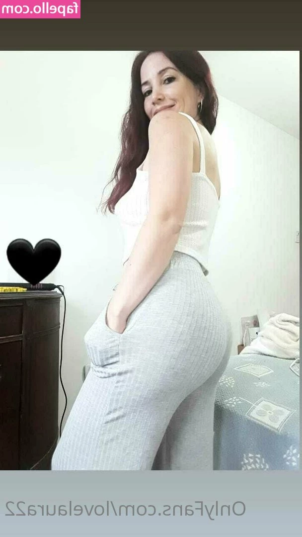 lovelaura22 - mmmm looking so cute and sexy