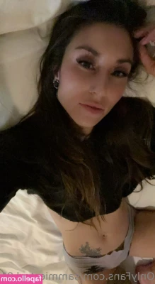 sammiestark91 - A little cleavage for your pleasure