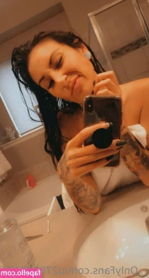 sammiestark91 - work stressed me out so much i sweated through my bra so i said fuck