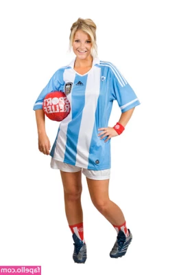  [ helen-skelton ] - Hey babes! Happy holidays! Here is the link to my wishlist. I love to