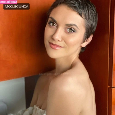 Alyson Stoner [ alyson-stoner ] - Serving me for your dinner tonight!
