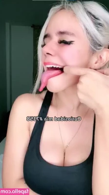Indi Skovar [ indi-skovar ] - someone come tease me while I m at work