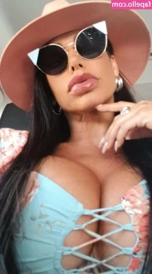 Lis Vega [ lis-vega ] - Happy Titty Tuesday😝 hit my goal and I’ll release the TOPLESS