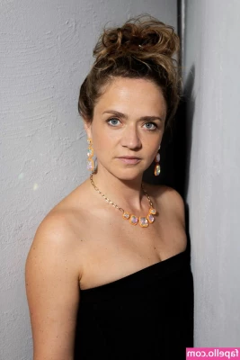 Sarina Radomski [ sarina-radomski ] - Hubby left to go watch a movie at the theater so I decided to get