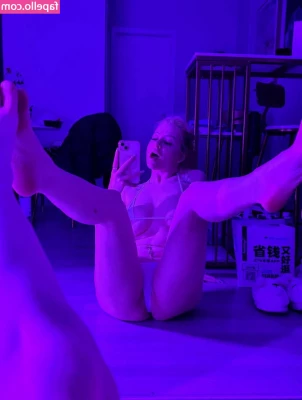 Makeeva69 [ makeeva69-1 ] - Another bar bathroom shot