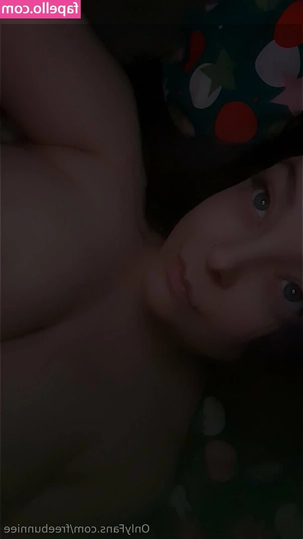 freebunniee - Waiting for you to get to my bed and we'll fuck like crazy, my pussy