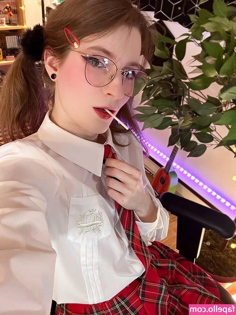 RebiSenpai - So soft soft soft   goooodness I love being a woman  amp  sharing my