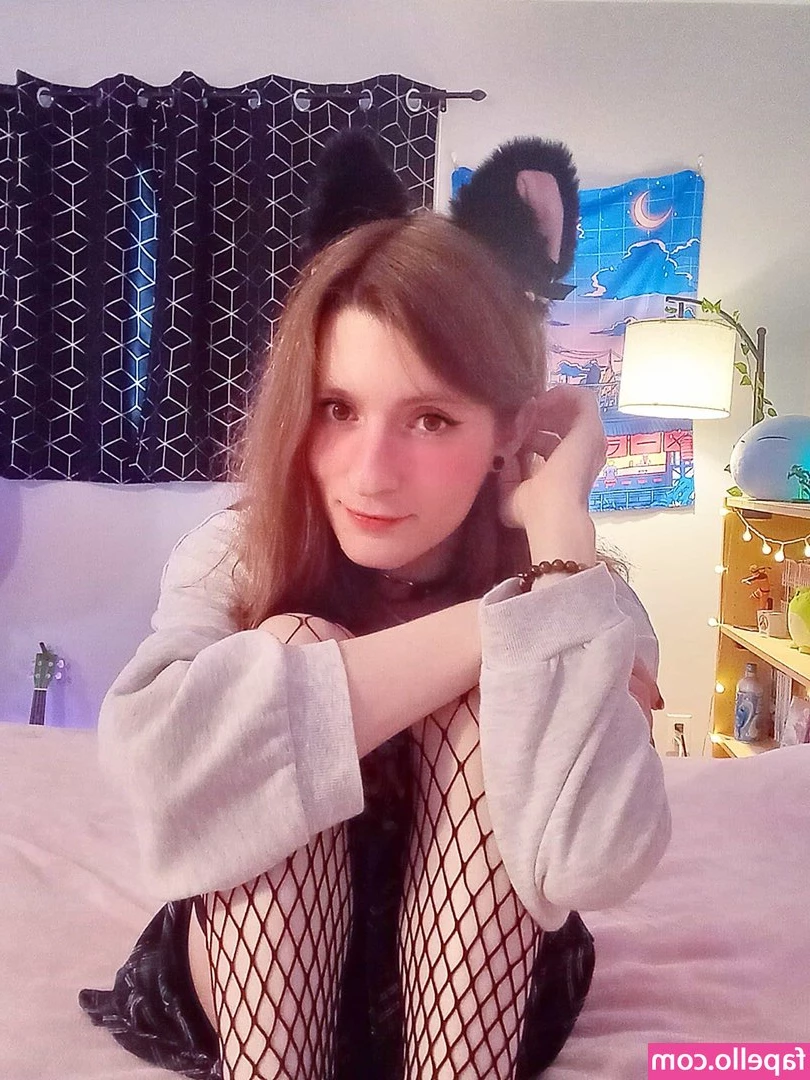 RebiSenpai - I’m in the mood to be spoiled🙈
