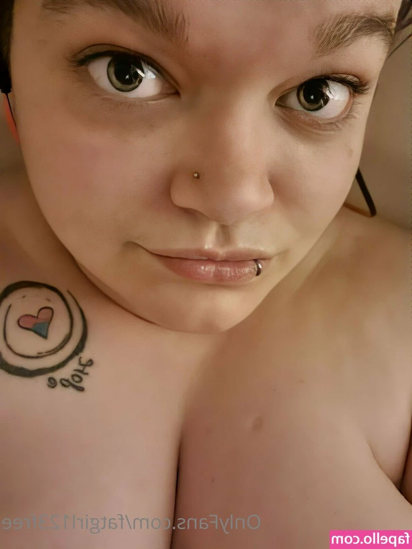 fatgirl123free - Taking my kitty tights off so you can enjoy my kitty