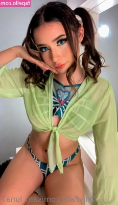 Sam_luna7 [ sam-luna7-2 ] - I love flashing my pussy while wearing a bikini