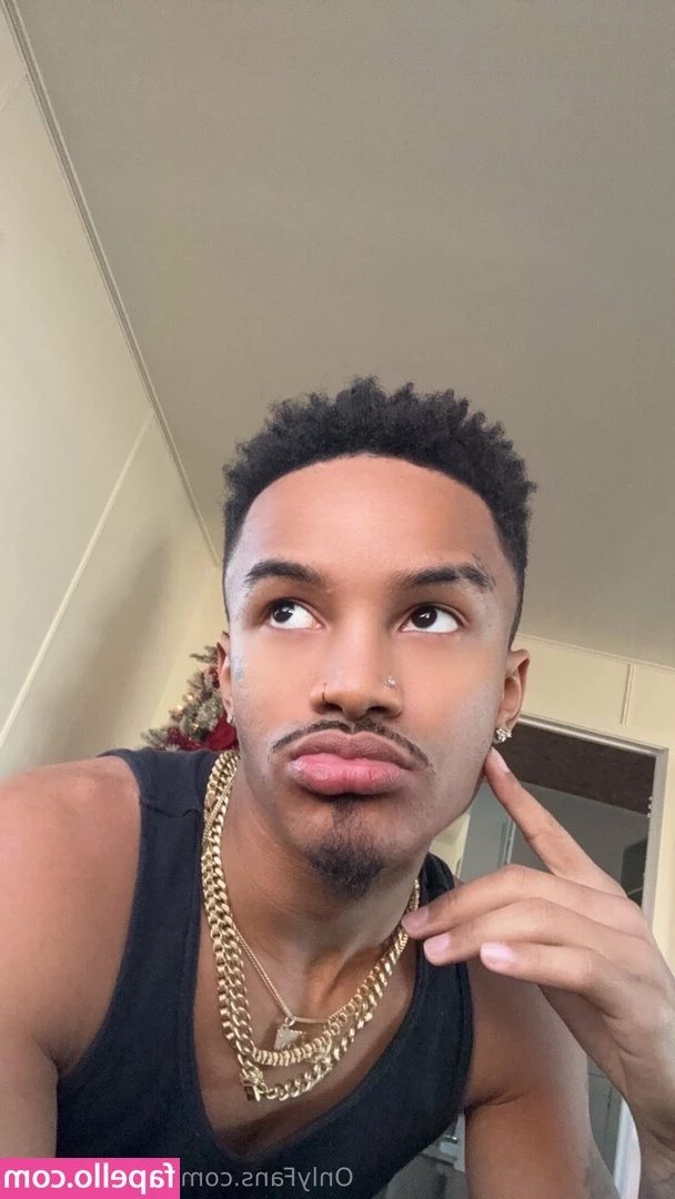 papiversacex - Hi, I'm the girl next door 😏❤️