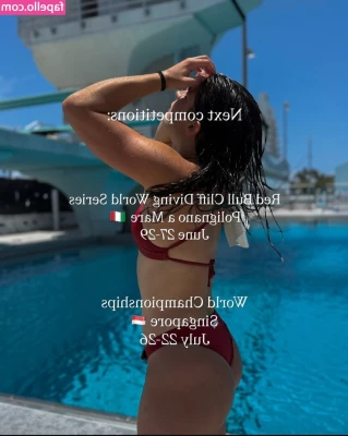 Morgane Herculano [ morgane-herculano ] - Are any of my fans personal fitness trainers ? I’m seriously