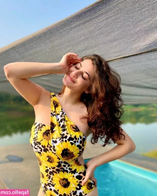 AI Generated Celebrity Nudes [ ai-generated-celebrity-nudes ] - hey hey, are there a lot of feet lovers here?👀😋 i got a new