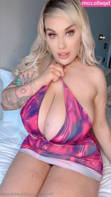 lilybigboobs - Pumping my clit, 2 pics from this past Sunday!