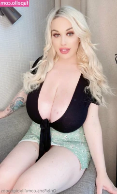 lilybigboobs - I hope you love my nipples daddy cause I want you to cum on them