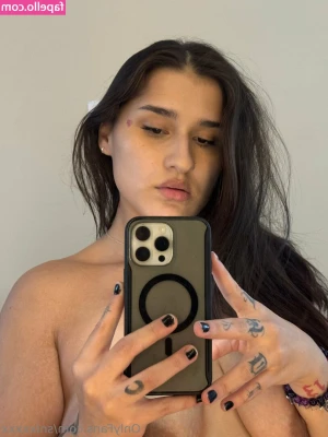 snixxxxx [ snixxxxx-2 ] - Staying cozy 💖