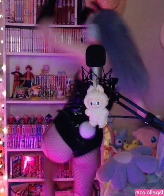 Skymi_chan [ skymi-chan ] - Sometimes when I m all alone I touch myself
