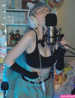 Skymi_chan [ skymi-chan ] - Stream started at 12 27 2024 05 50 am  Hong Kong livestream