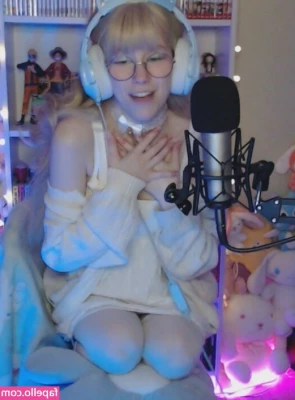 Skymi_chan [ skymi-chan ] - You ve gotten me addicted to cheesecake  are you happy now