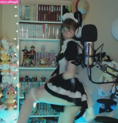 Skymi_chan [ skymi-chan ] - spreading open my pretty holes for u