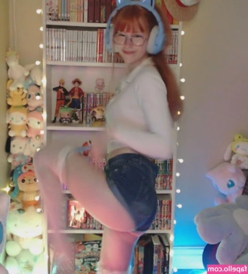 Skymi_chan [ skymi-chan ] - Agora eu quero outra coisa  já sentei e arrumei o cabelo pra comecar