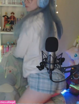 Skymi_chan [ skymi-chan ] - Hey Loves just a reminder I get about 70  messages daily  if you want