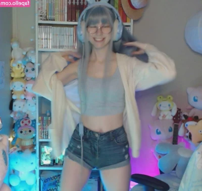 Skymi_chan [ skymi-chan ] - Desayunamos 😘😘