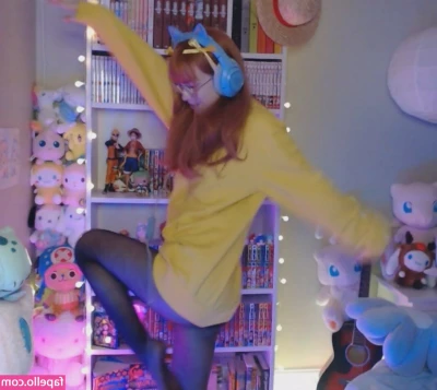 Skymi_chan [ skymi-chan ] - Birthday content coming soon  don t forget your gifts loves