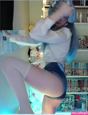 Skymi_chan [ skymi-chan ] - Let s Netflix and chill