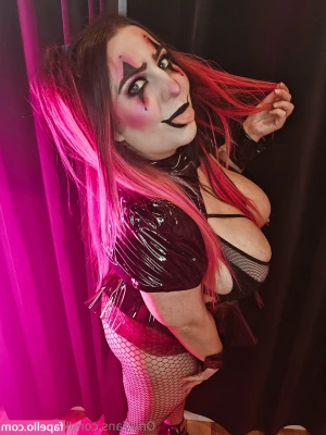 kikiobscura - 1 or 2? 🐱