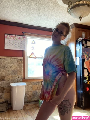 nrrd_girl [ nrrd-girl ] - Just a tease   also if OF would stop removing my content that d be