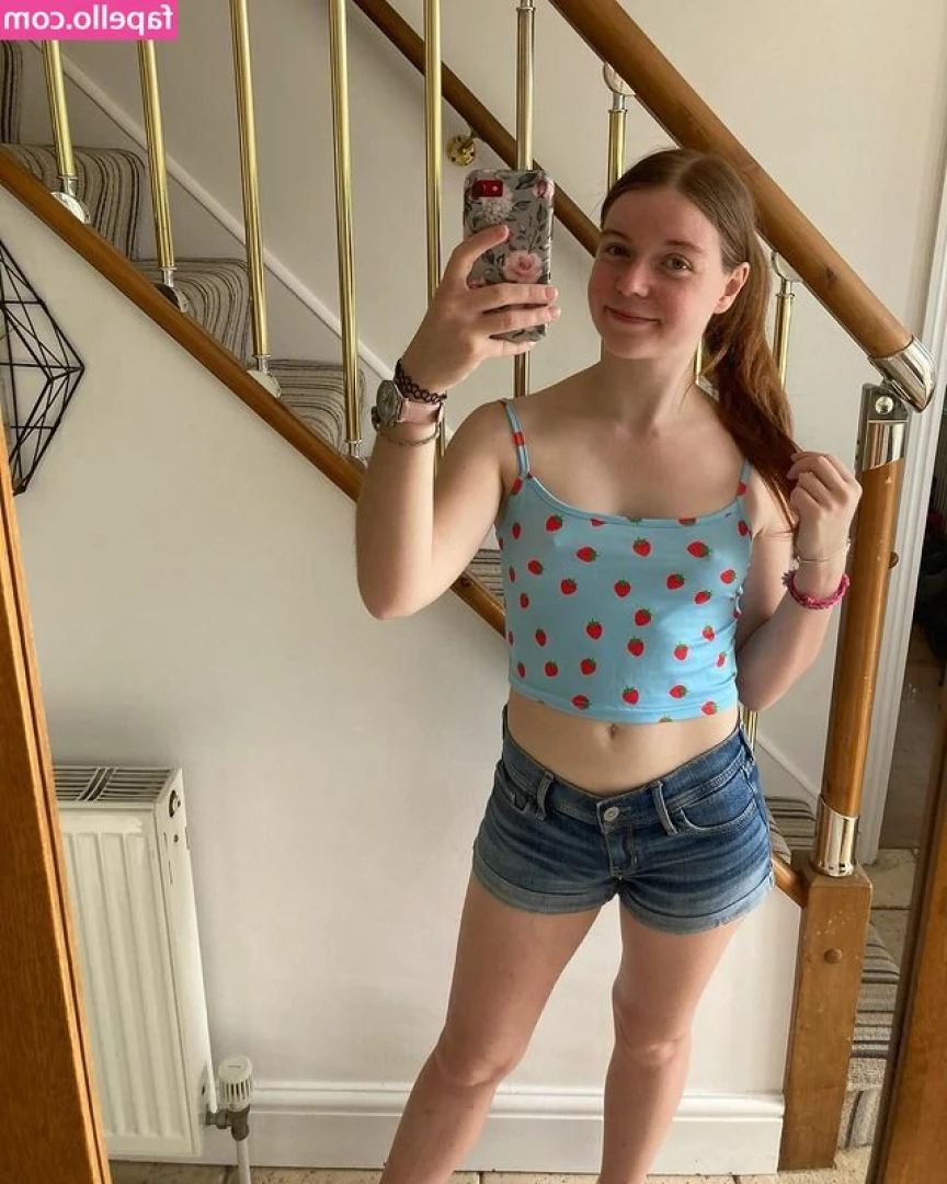 Tambourinexoxo - Your resident redhead  I soooo need a great massage and some attention