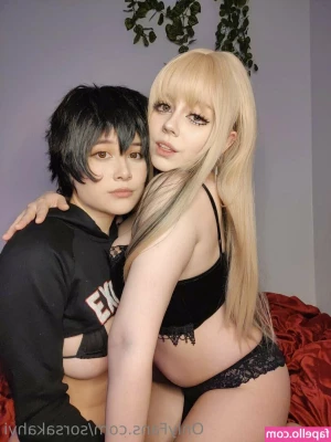 manicpixiedreamgal - Up Skirt  No panties