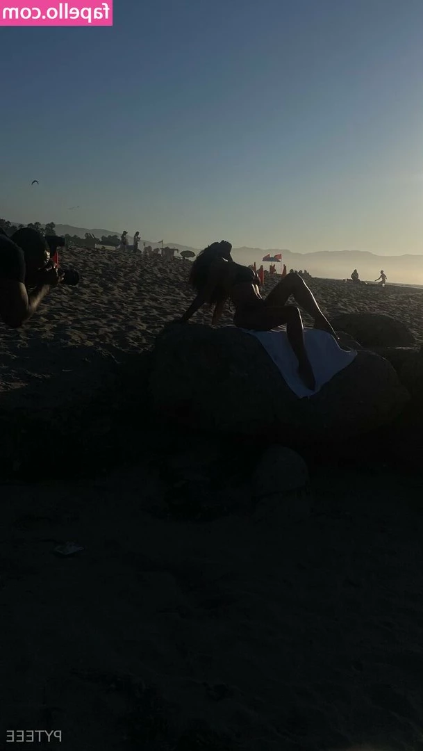 pyteee - Hey Guys  My night didn t go as planned  so at home watching a movie