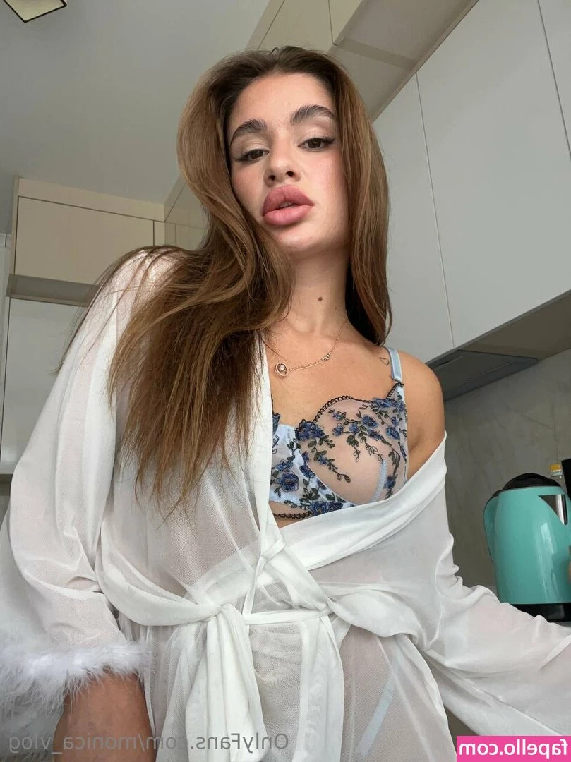 monica_vlog [ monica-vlog ] - Be a good boy and kiss My feet