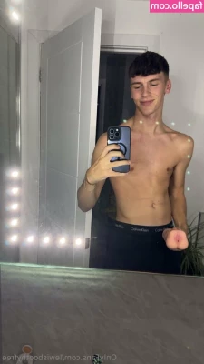 lewisboothymain - My tiddies look so pretty in this underwear  I love lace