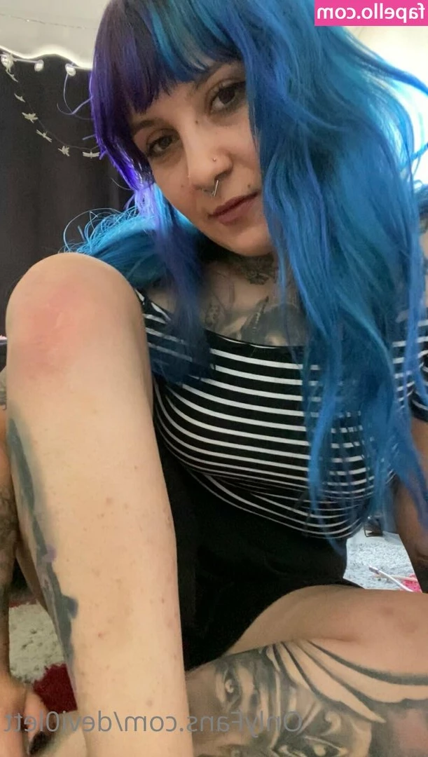 devi0lett - I just love lying on a freshly made satin bed