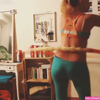 Freiraumreh - Do you wanna spank your stepmom on her gorgeous ass?😏