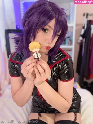 jelliesfiish - Watch a lube bottle get inserted in my      P S it was thick