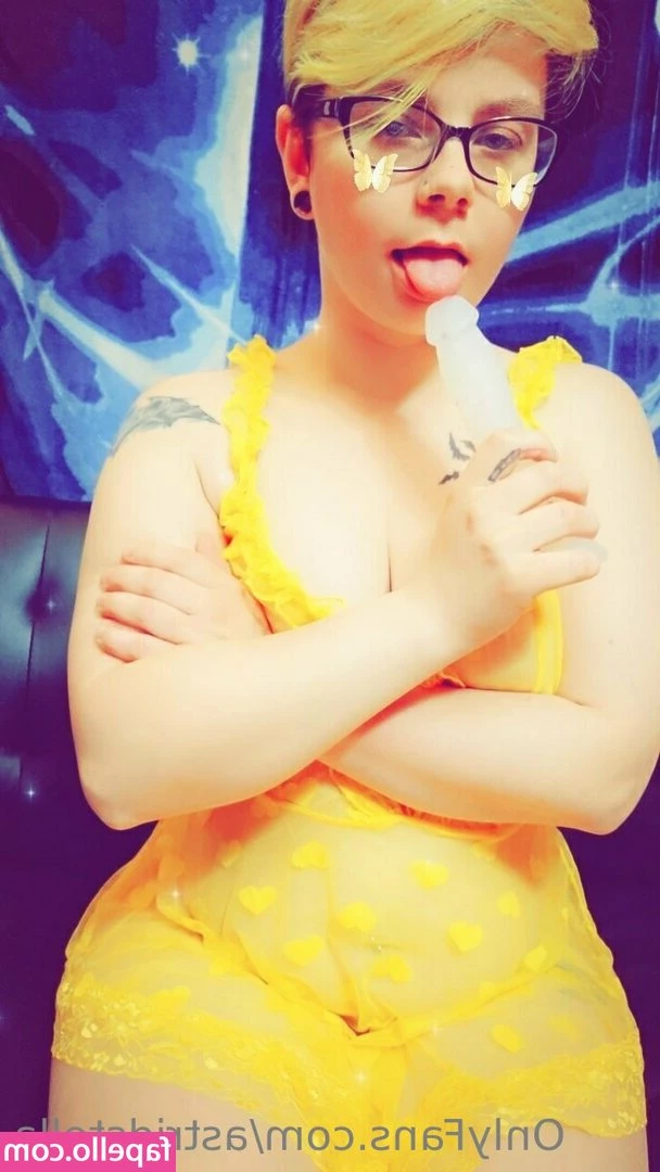 astridstella - If you have not checked out the yummy free hands cumshot video. Don't