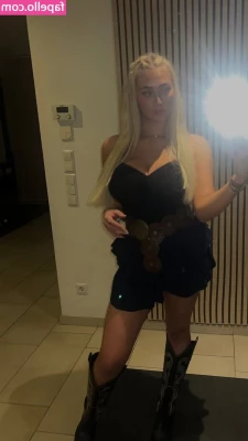Emma Cordes [ emma-cordes ] - Natural face and playing with my toys🥵