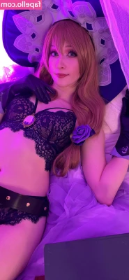 Timbercosplay - A succubus enjoying some solo time