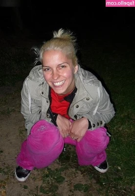 Biggi Bardot [ biggi-bardot ] - I think I have cute feet