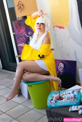 ValeYukiChan - Some hot feet at my local pool