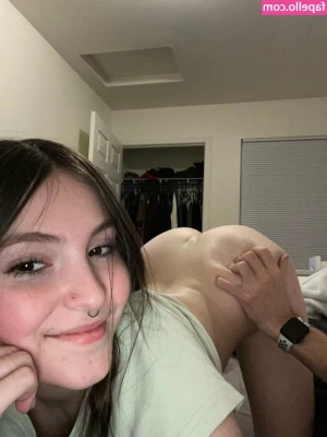 Torrence [ torrence-1 ] - Watch me give the best blowjob in the shower with the water running
