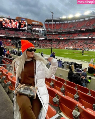 Gabb Goudy [ gabb-goudy-1 ] - What kind of content would you like to see this weekend