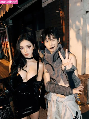 Yuan Sayuki Weme [ yuan-sayuki-weme ] - I guess I shouldn't be naughty two days before Christmas 😱 Or