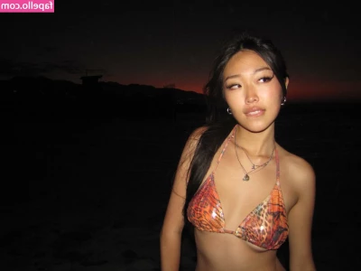 Angela Chin [ angela-chin ] - A little workout this morning and I'm so hot I definitely need a